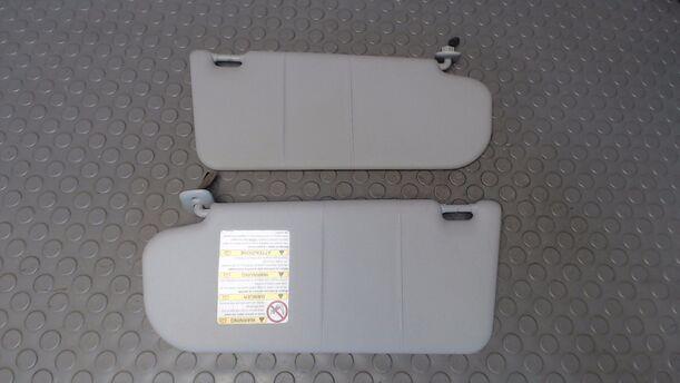 Foto: SONNENBLENDENPAAR eines Mazda 6 Sport Kombi 2.0 CD DPF
