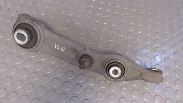 Foto: QUERLENKER VORN LINKS UNTEN HINTEN eines Mercedes-Benz E 200 CDI Avantgarde DPF