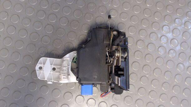 Foto: TÜRSCHLOSS VORN LINKS eines VW Polo 1.4