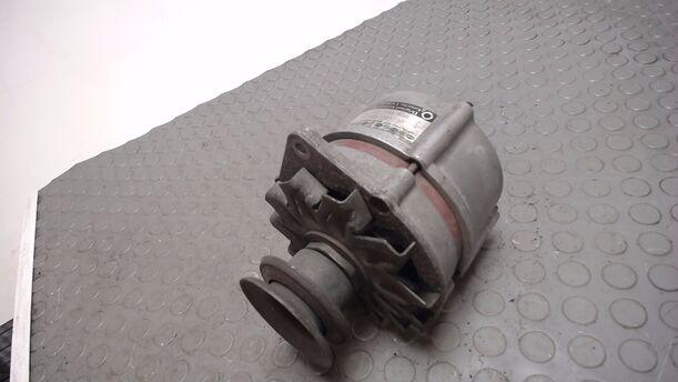 Foto: LICHTMASCHINE eines AUDI AUDI 80 1.6