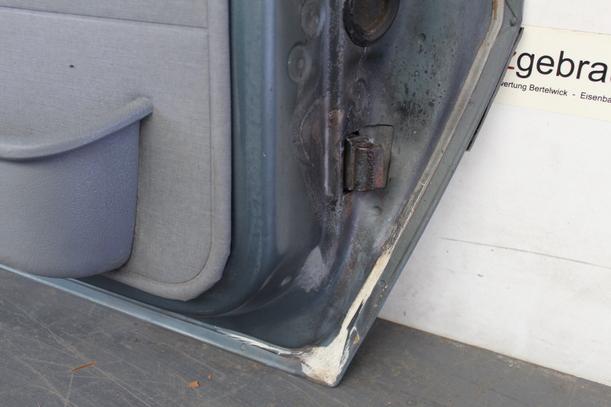 Foto: TÜR VORN LINKS (Fliessheck) eines Opel Ascona c GL