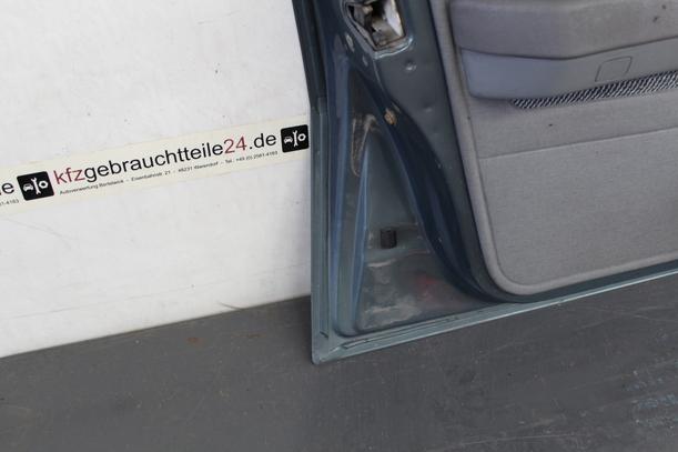 Foto: TÜR VORN LINKS (Fliessheck) eines Opel Ascona c GL