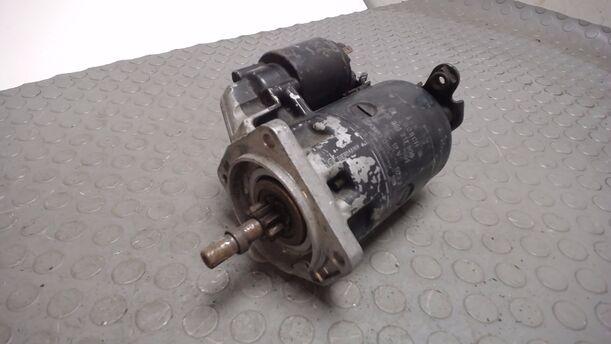 Foto: ANLASSER / STARTER BOSCH eines Audi AUDI 80 1,3