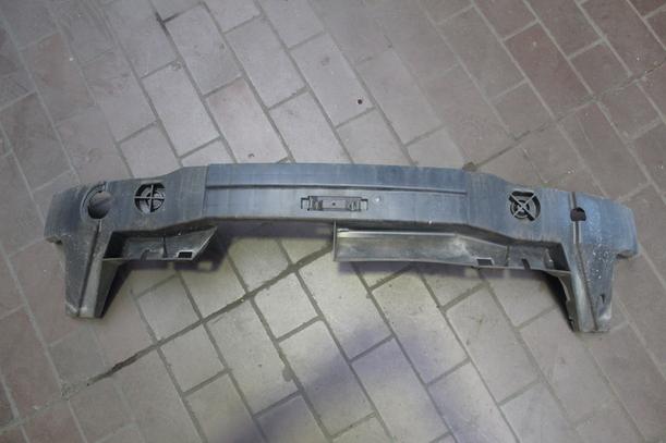 Foto: VERSTÄRKUNG/TRÄGER VORN eines Ford Ka