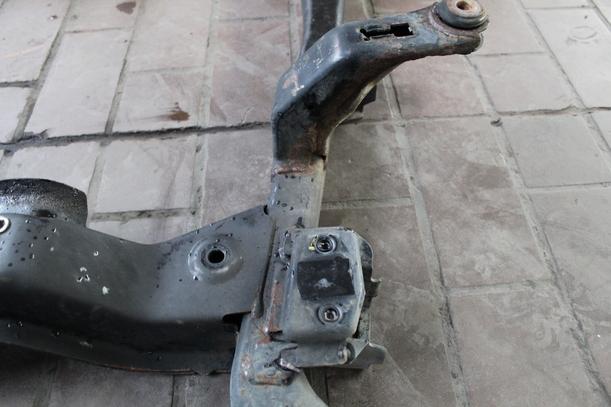 Foto: VORDERACHSE/ACHSE VORN eines Opel Astra 1.6