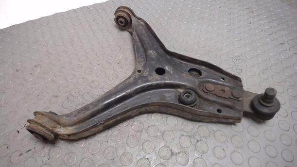 Foto: QUERLENKER VORN LINKS eines Audi 80