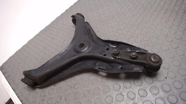 Foto: QUERLENKER VORN LINKS eines Audi AUDI 80 1,6