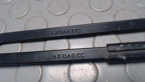 Foto: SCHEIBENWISCHERARME VORN eines Peugeot 207 110 CD Diamant