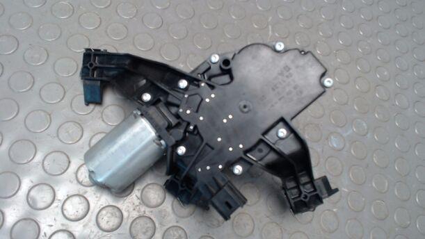 Foto: SCHEIBENWISCHERMOTOR HINTEN eines Peugeot 207 110 CD Diamant