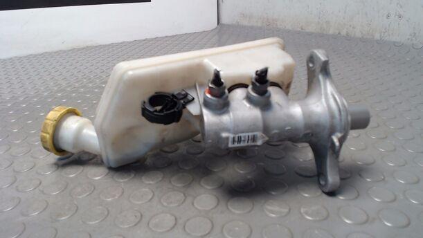 Foto: HAUPTBREMSZYLINDER eines Peugeot 207 110 CD Diamant