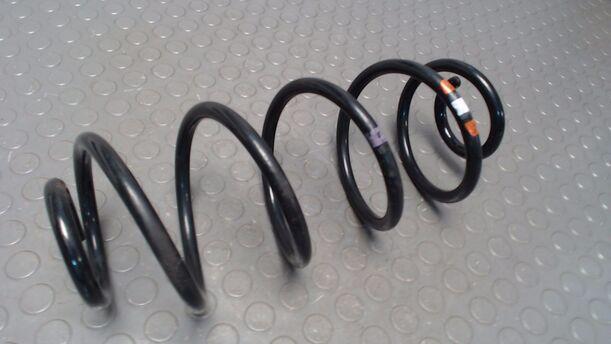 Foto: HINTERFEDER / FEDER HINTEN eines Peugeot 207 110 CD Diamant