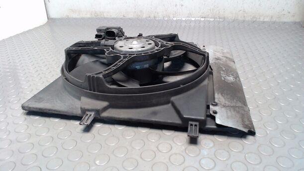 Foto: ELEKTROLÜFTER eines Peugeot 207 110 CD Diamant