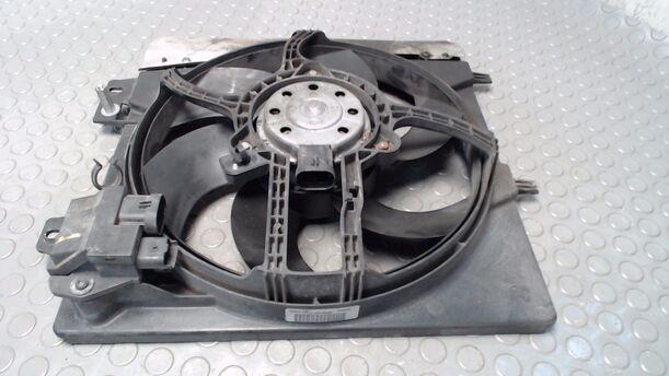 Foto: ELEKTROLÜFTER eines Peugeot 207 110 CD Diamant
