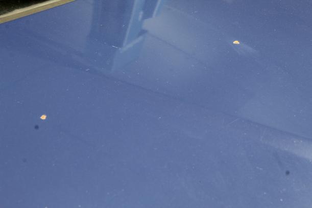 Foto: MOTORHAUBE eines VW Polo 50