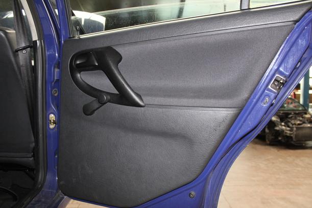 Foto: TÜR HINTEN RECHTS eines VW Polo 50