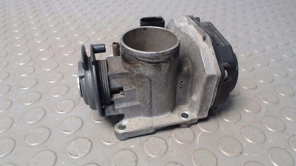 Foto: DROSSELKLAPPENSTUTZEN eines VW Polo 50
