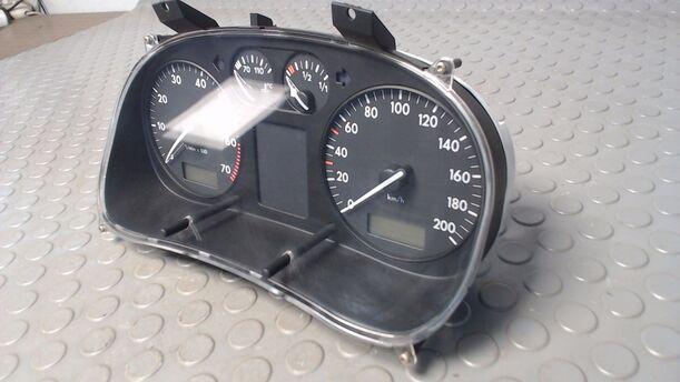 Foto: TACHOEINHEIT eines VW Polo 50