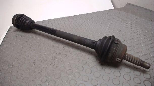 Foto: ANTRIEBSWELLE LINKS ( Automatik) eines Audi 80