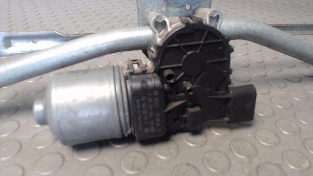 Foto: SCHEIBENWISCHERMOTOR VORN eines VW Polo 1.2 CD Diamant