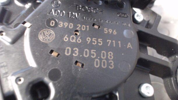 Foto: SCHEIBENWISCHERMOTOR HINTEN eines VW Polo 1.2 CD Diamant