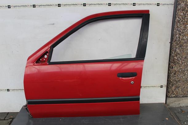 Foto: TÜR VORN LINKS eines Nissan Primera 1.6 SLX