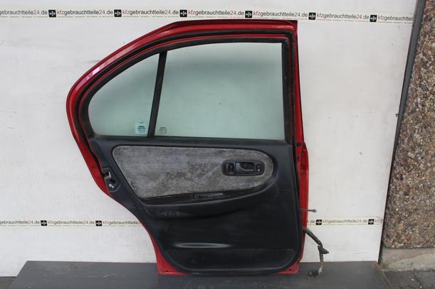 Foto: TÜR HINTEN LINKS eines Nissan Primera 1.6 SLX