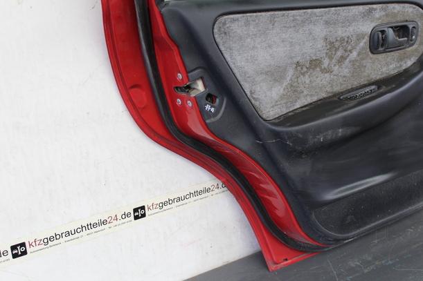 Foto: TÜR HINTEN LINKS eines Nissan Primera 1.6 SLX