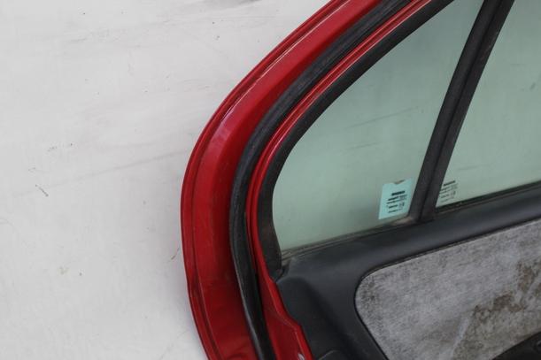 Foto: TÜR HINTEN LINKS eines Nissan Primera 1.6 SLX