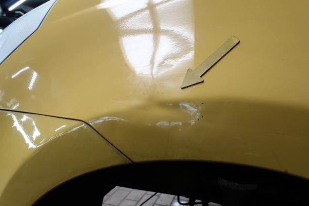 Foto: KOTFLÜGEL LINKS eines Chevrolet Aveo 1.2