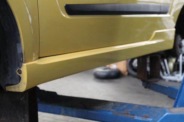 Foto: SEITENSCHWELLER LINKS eines Chevrolet Aveo 1.2