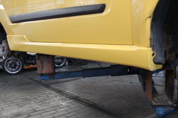 Foto: SEITENSCHWELLER RECHTS eines Chevrolet Aveo 1.2