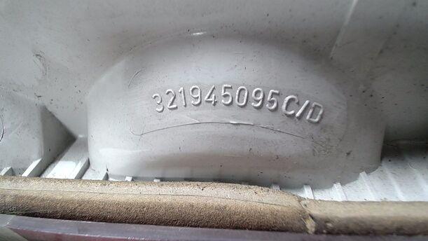 Foto: HECKLEUCHTE / RÜCKLICHT LINKS eines VW PASSAT 1,6 Typ 32