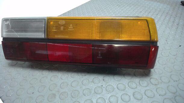 Foto: HECKLEUCHTE / RÜCKLICHT RECHTS eines Audi AUDI 80 TYP 80/82
