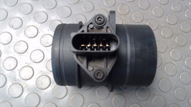 Foto: LUFTMASSENMESSER BOSCH eines VW Touran 2.0 TDI DPF DSG