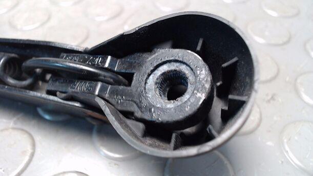 Foto: SCHEIBENWISCHERARM HINTEN eines Opel Omega Caravan