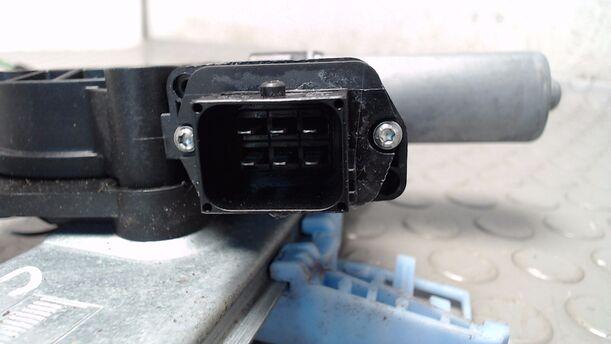 Foto: FENSTERHEBER ELEKTRISCH LINKS (3-Türer) eines Opel Corsa 1.0 12V CD Diamant