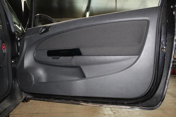 Foto: TÜR RECHTS (2/3-Türer) eines Opel Corsa 1.0 12V CD Diamant