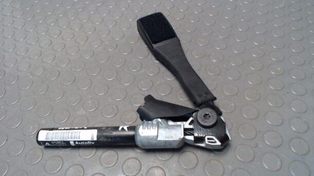 Foto: GURTSTRAFFER / GURTSCHLOSS VORN RECHTS eines Opel Corsa 1.0 12V CD Diamant