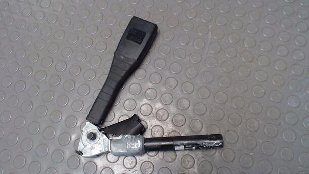 Foto: GURTSTRAFFER / GURTSCHLOSS VORN RECHTS eines Opel Corsa 1.0 12V CD Diamant