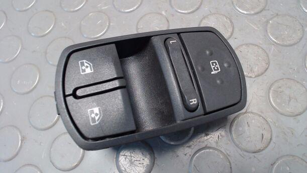 Foto: FENSTERHEBERSCHALTER eines Opel Corsa 1.0 12V CD Diamant