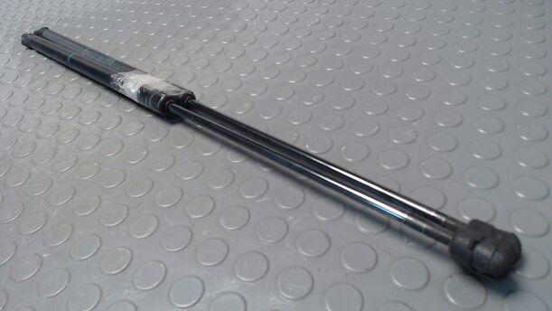 Foto: HECKKLAPPENDÄMPFER / -LIFTER eines Opel Corsa 1.0 12V CD Diamant