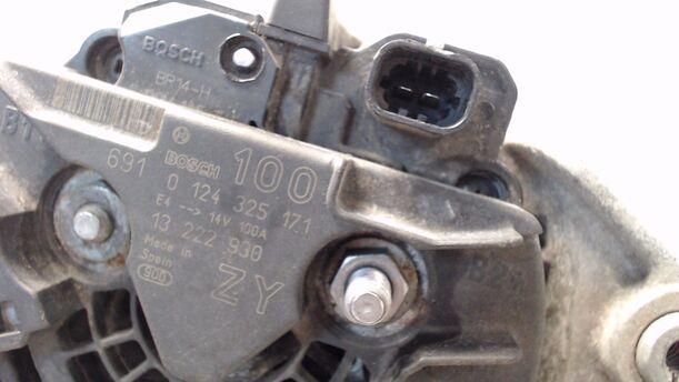 Foto: LICHTMASCHINE eines Opel Corsa 1.0 12V CD Diamant