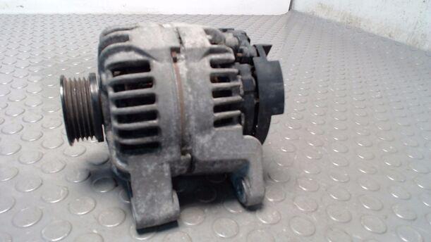 Foto: LICHTMASCHINE eines Opel Corsa 1.0 12V CD Diamant