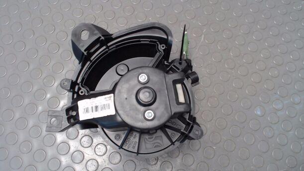 Foto: HEIZUNGSGEBLÄSE eines Opel Corsa 1.0 12V CD Diamant