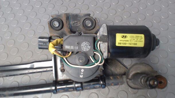 Foto: SCHEIBENWISCHERMOTOR VORN (ALTE AUSFÜHRUNG) eines Hyundai Getz 1.1