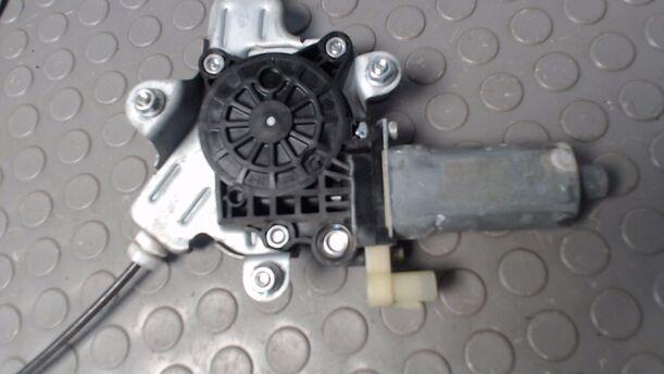 Foto: FENSTERHEBER ELEKTRISCH RECHTS (3-TÜRER) eines Hyundai Getz 1.1