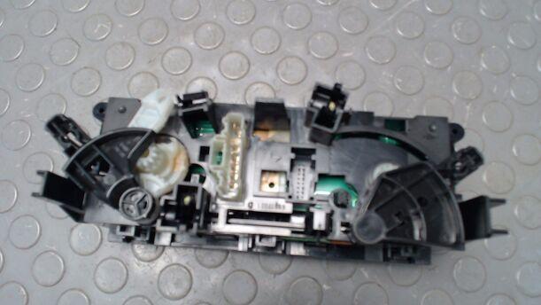 Foto: HEIZUNGSBETÄTIGUNG eines Peugeot 207 110 CD Diamant