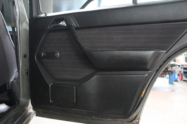 Foto: TÜR HINTEN RECHTS (Für Bastler) eines Mercedes-Benz 300 D