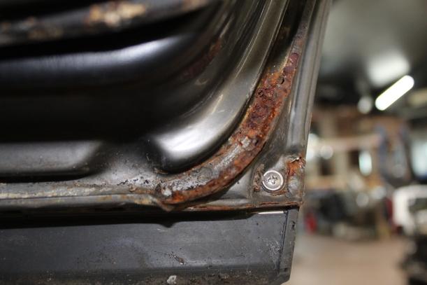 Foto: TÜR HINTEN RECHTS (Für Bastler) eines Mercedes-Benz 300 D
