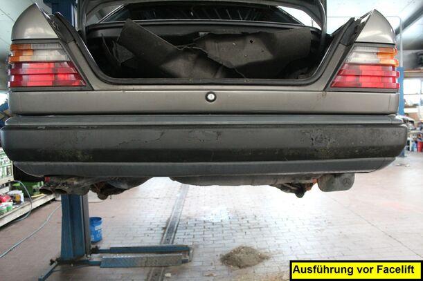 Foto: STOßSTANGE HINTEN eines Mercedes-Benz 300 D